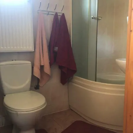 смерековий двір