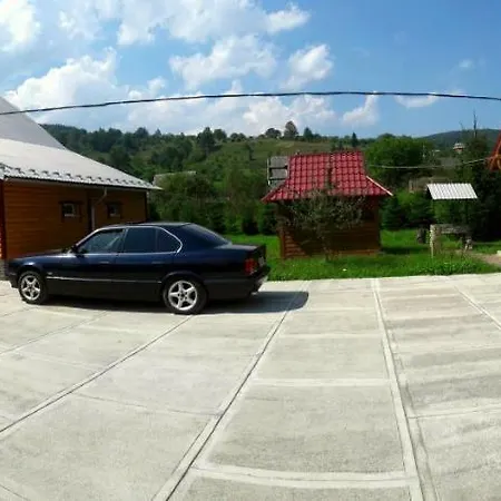 смерековий двір Country house *