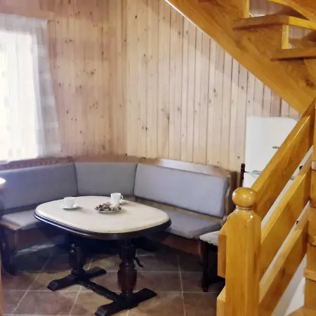 смерековий двір *