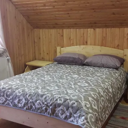 смерековий двір *